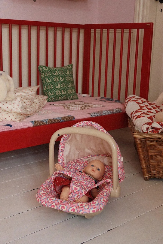 Konges Sløjd suport pentru păpuși pentru copii DOLL CAR SEAT roz KS105331.PPY2