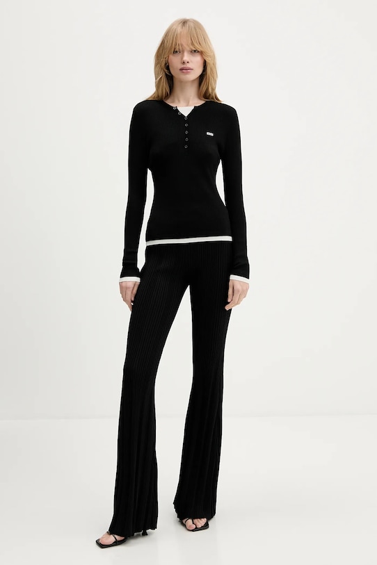 Gestuz sweter z dodatkiem wełny 10910848 czarny SS26