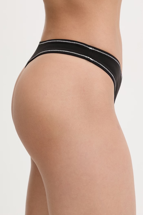 Oblečenie Calvin Klein plavkové tangá nohavičky dámske LV00Q61226 čierna