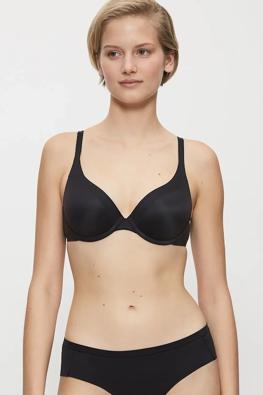 Triumph melltartó Body Make-Up Soft Touch merevített fekete 10205991