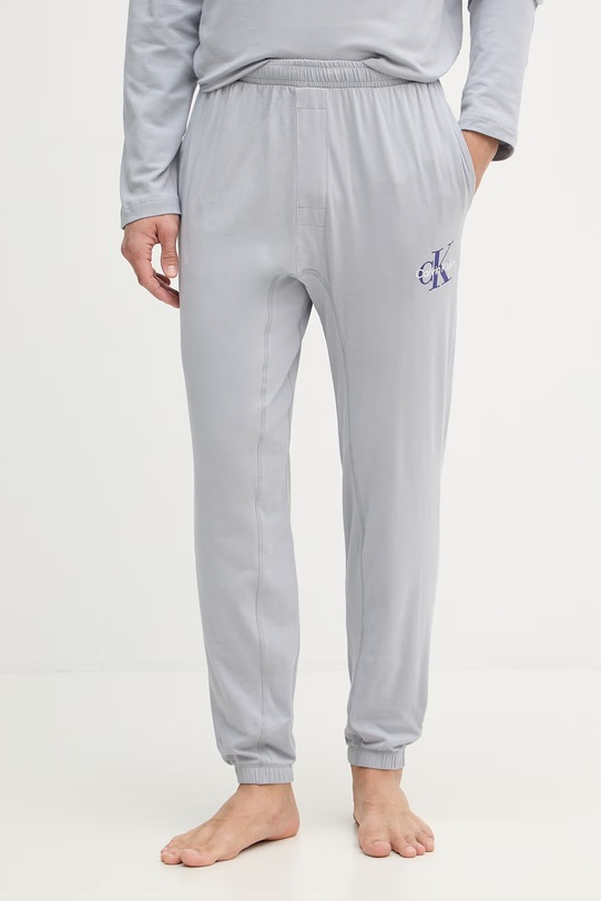 Oblečenie Calvin Klein Underwear dvojdielne pyžamo pánske bavlnené s elastanom LV00NM2999 sivá