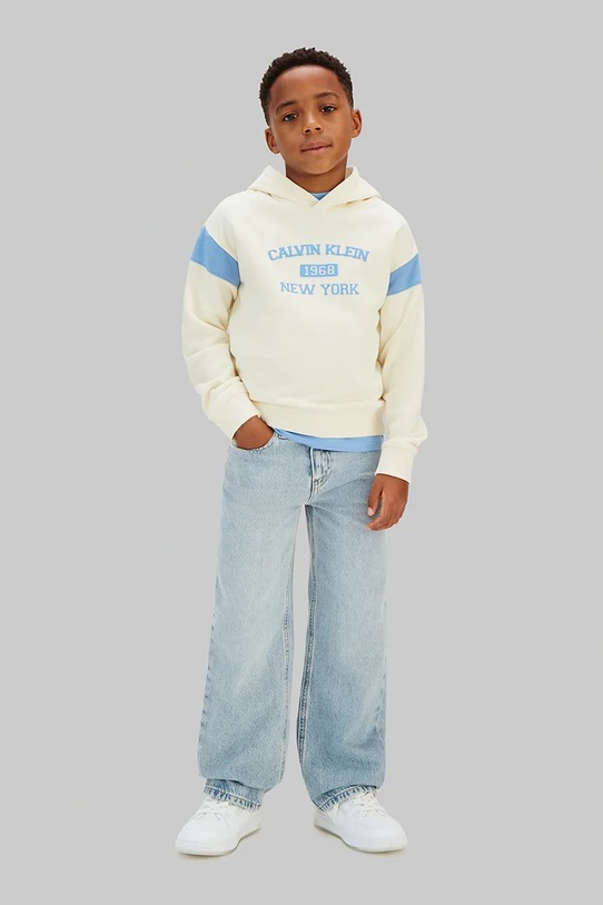 Dečki Calvin Klein Jeans pulover s kapuco otroški z bombažem LVCKSJB08B.128.176.PPY2 bež
