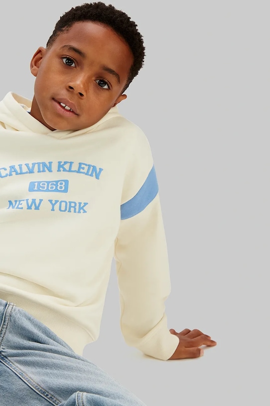 Calvin Klein Jeans pulover s kapuco otroški z bombažem LVCKSJB08B.128.176.PPY2 bež