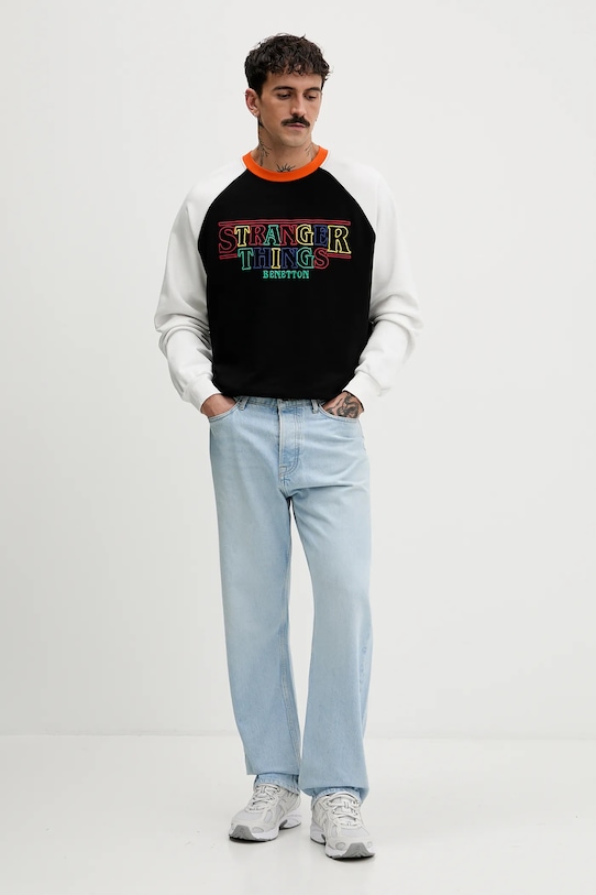 United Colors of Benetton bluza bawełniana x Stranger Things 38JZU10B9 czarny SS26