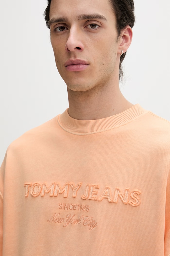 Tommy Jeans pánska mikina z bavlny oranžová DM0DM22714