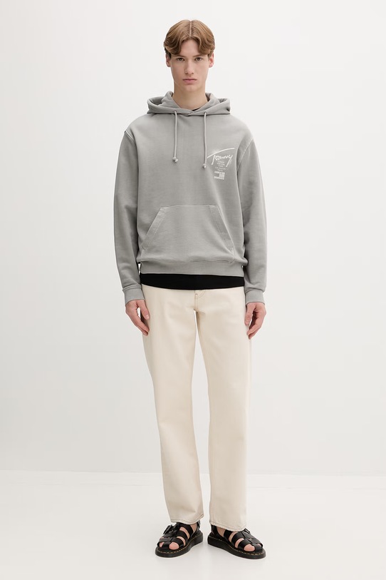 Tommy Jeans mikina s kapucí pánská bavlněná DM0DM22840 šedá SS26