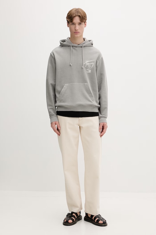 Tommy Jeans mikina s kapucí pánská bavlněná DM0DM22840 šedá SS26
