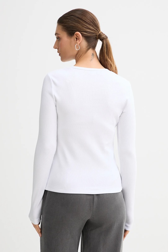 Odzież Calvin Klein Jeans longsleeve LV047E201G biały