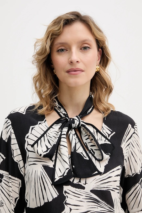 Bluza Karl Lagerfeld crna B1W11004