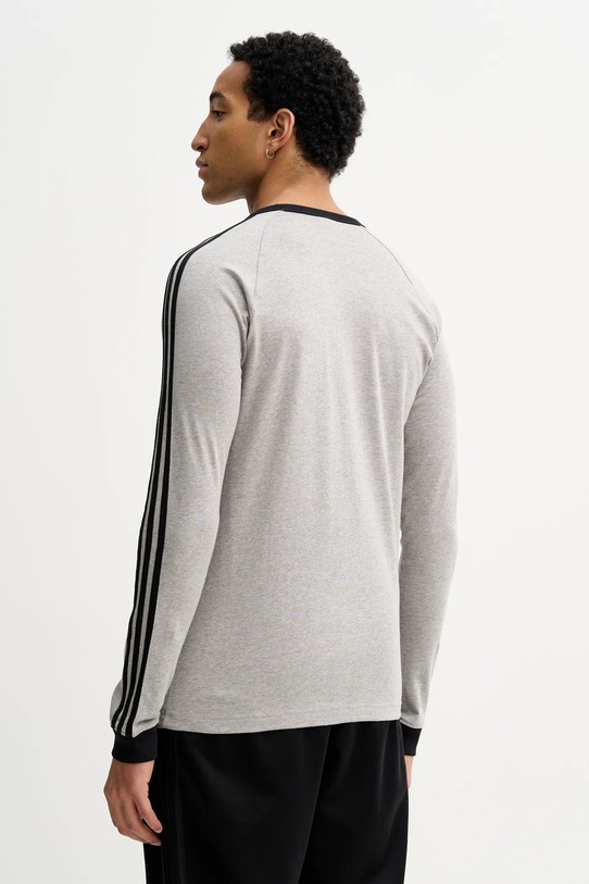 Oblečenie Bavlnené tričko s dlhým rukávom adidas Originals KE3542 sivá