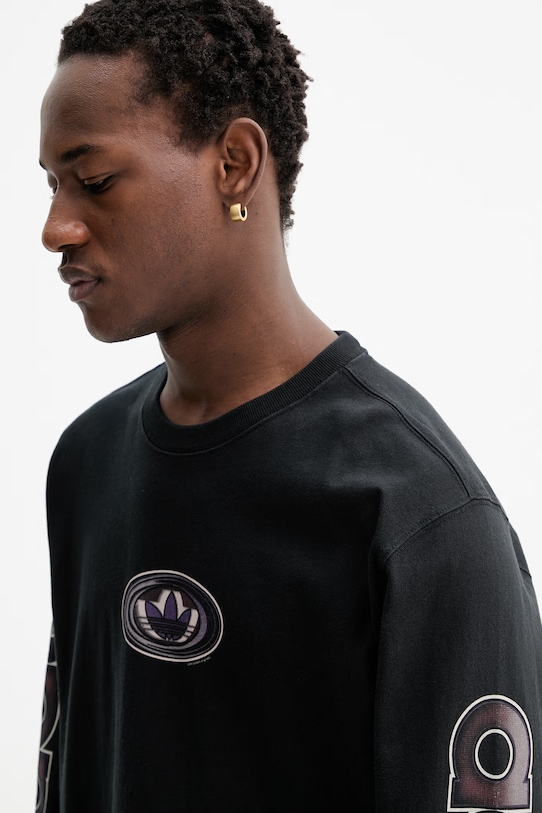 Bombažna majica z dolgimi rokavi adidas Originals črna KS6860