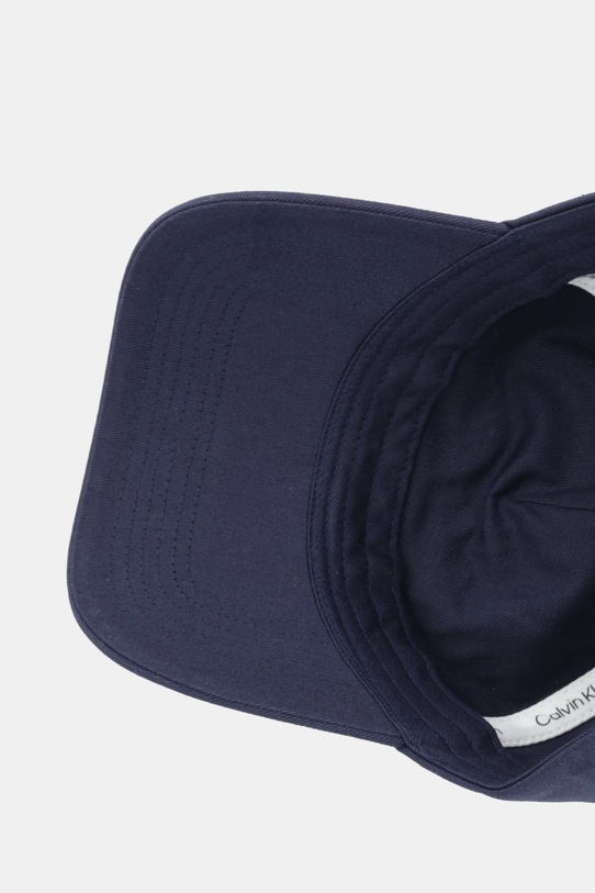 Calvin Klein czapka z daszkiem granatowy LV04F5085G
