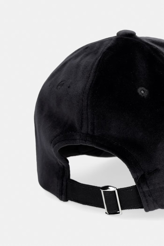 Akcesoria Guess czapka z daszkiem welurowa V4BZ04.K0232 czarny