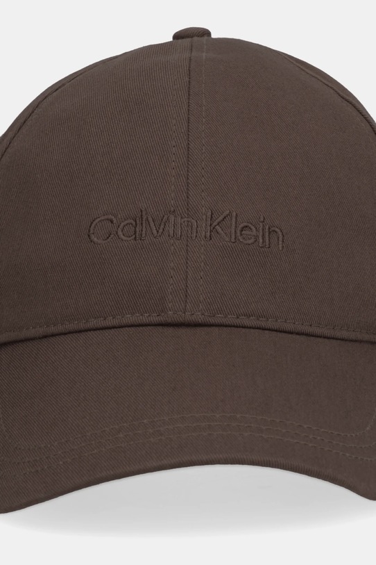 Calvin Klein czapka z daszkiem bawełniana LV04D5013G brązowy SS26