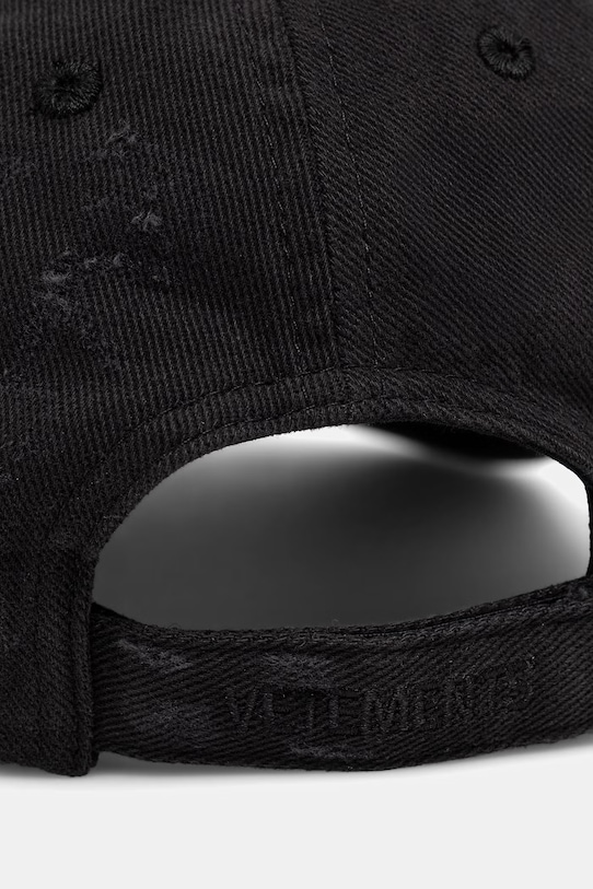 VETEMENTS czapka z daszkiem bawełniana Friday Distressed czarny UE76CA326B