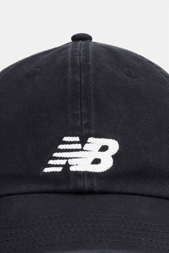 New Balance Czapka z daszkiem bawełniana AC84454BK czarny SS26