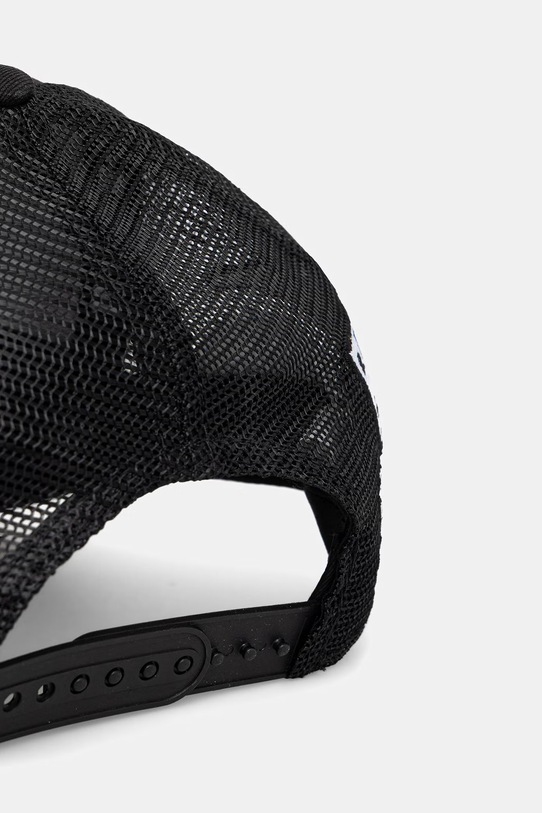 Akcesoria New Era czapka trucker CHELSEA PATCH TRUCKER 60772039 czarny