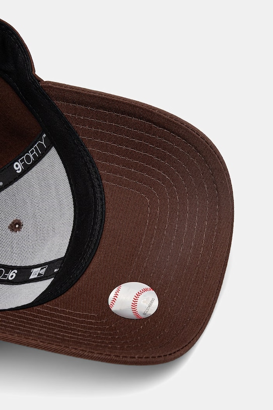 New Era czapka z daszkiem bawełniana OUTLINE 9FORTY® 60771714 brązowy