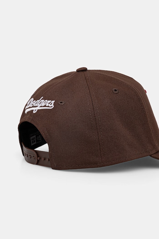 Akcesoria New Era czapka z daszkiem OUTLINE SCRIPT E-FRAME 60771811 brązowy