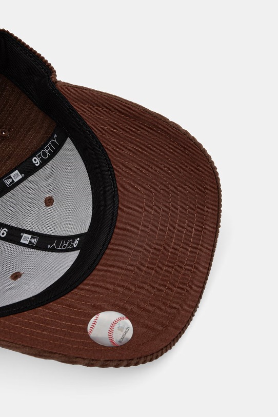 New Era czapka z daszkiem sztruksowa CORD 9FORTY® MC 60771826 brązowy