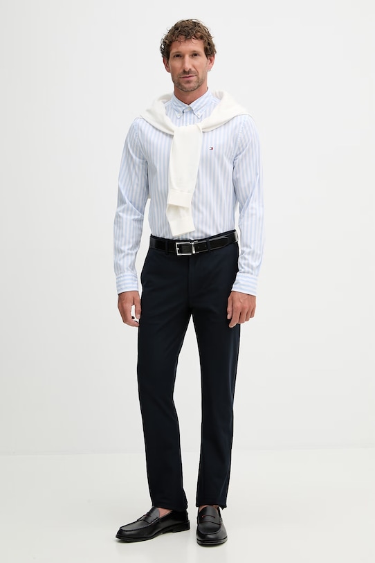 Tommy Hilfiger pánska bavlnená košeľa MW0MW42440 modrá SS26