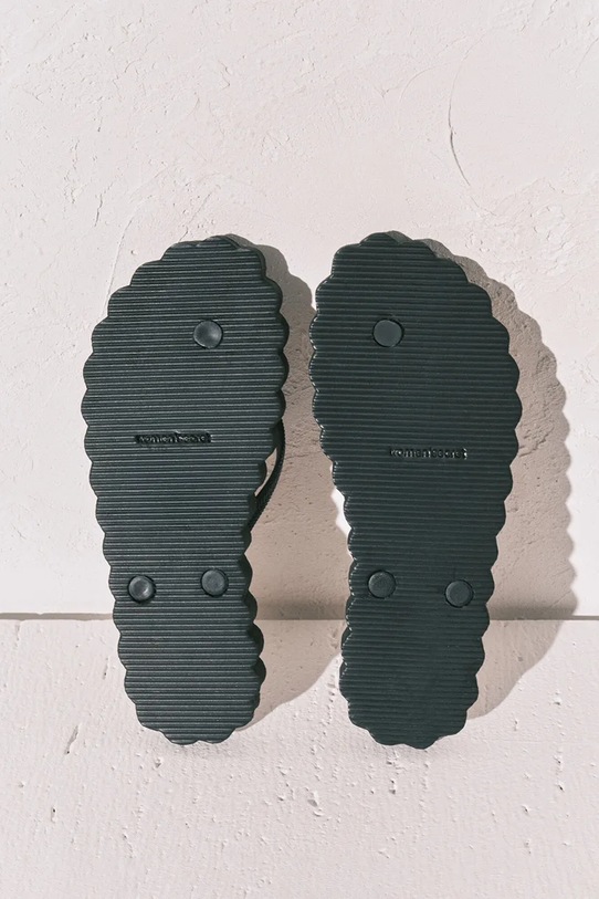 women'secret Σαγιονάρες δίχαλο γυναικείες επίπεδο τακούνι FLIP FLOP μαύρο 5163222