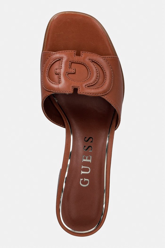 Guess klapki na słupku damskie skórzane CERINNA brązowy FLJCNN.LEA03.BROWN