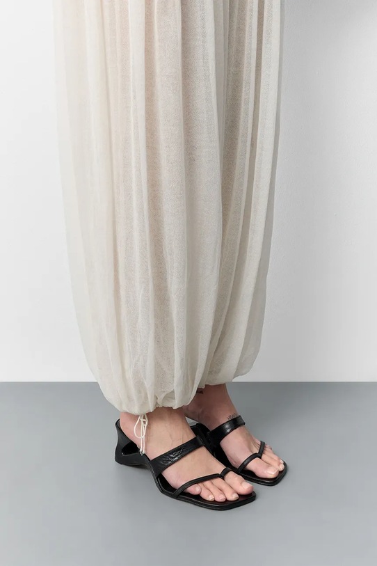 Miista klapki na niskim obcasie damskie skórzane Samia czarny MI.5696