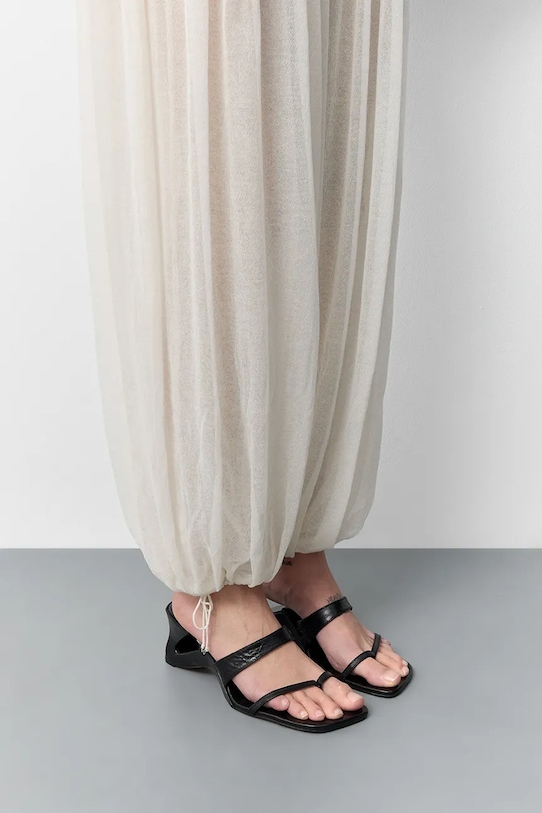 Miista klapki na niskim obcasie damskie skórzane Samia czarny MI.5696