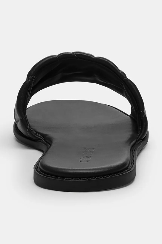 Obuwie Coach klapki na płaskim obcasie damskie skórzane Holly Quilted Leather Sandal CEF42.BLK czarny