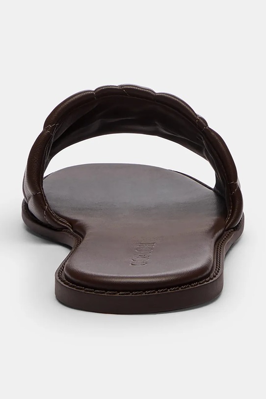 Obuwie Coach klapki na płaskim obcasie damskie skórzane Holly Quilted Leather Sandal CEF42.MPL brązowy