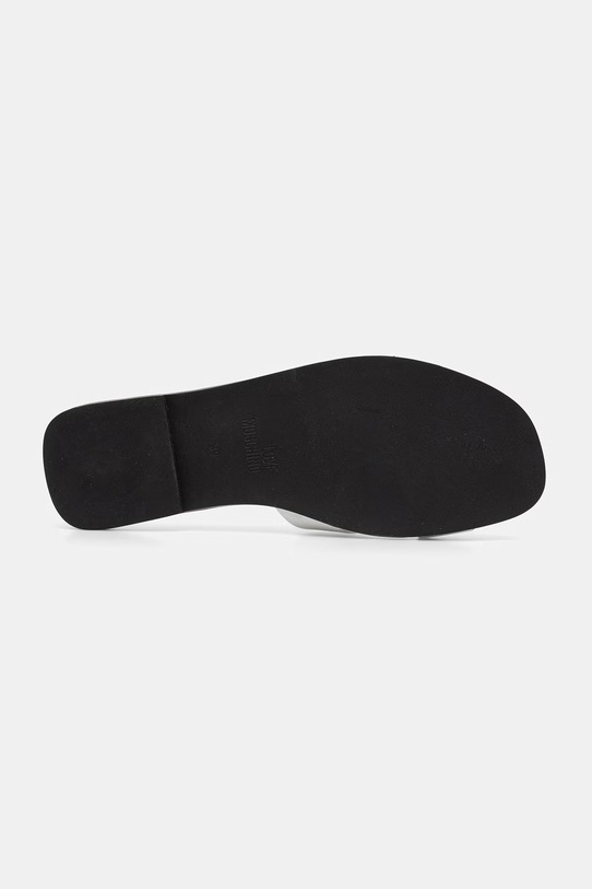 Love Moschino klapki damskie skórzane JA28092G0OIAX100 biały