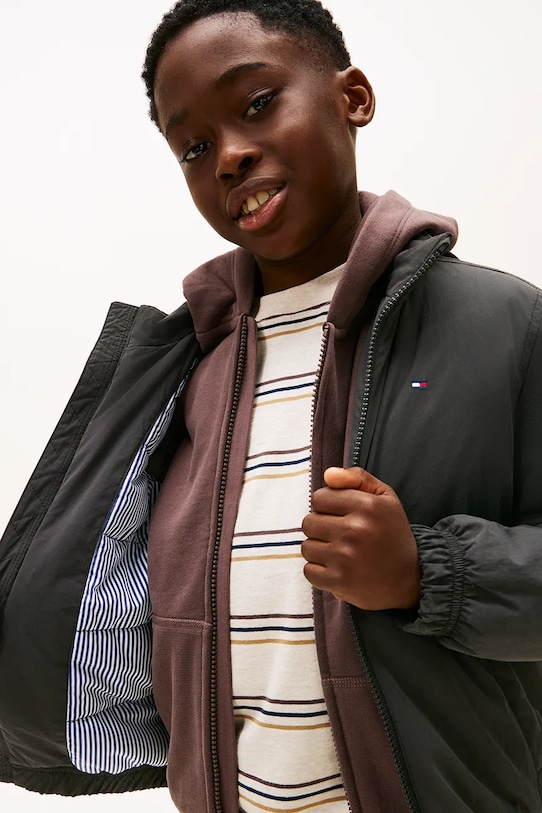 Chłopiec Tommy Hilfiger kurtka dziecięca KB0KB09852.128.176.PPY2 czarny