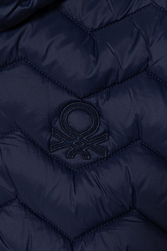 Chłopiec United Colors of Benetton bezrękawnik z kapturem dziecięcy 2TWDCJ00R.G.Riproposto granatowy