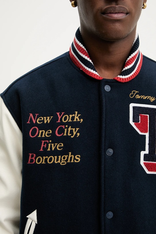 Bomber jakna s dodatkom vune Tommy Jeans DM0DM22729 mornarsko plava