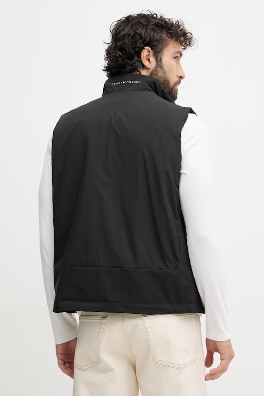 Oblečenie Tommy Hilfiger vesta pánska MW0MW42663 čierna