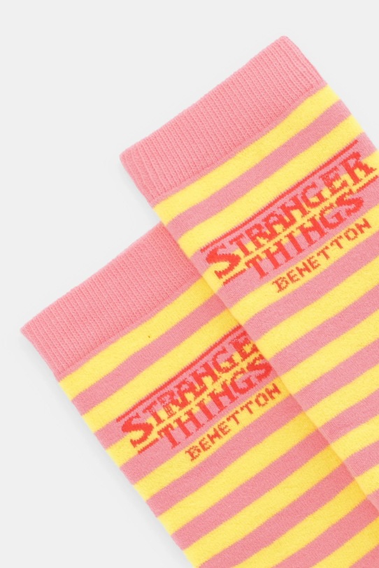 Чорапи United Colors of Benetton x Stranger Things 6AO32703A розов SS26