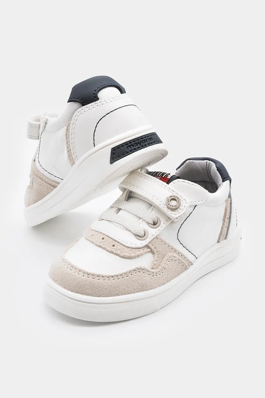 Mayoral sneakersy dziecięce 41761.67B.Baby.PPY2 biały SS26