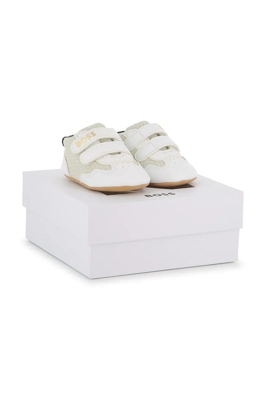 Бебешки обувки BOSS гладка кожа бял J52831