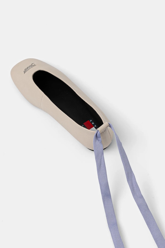 Obuwie Tommy Hilfiger baleriny skórzane TJW BALLERINA WITH LACES EN0EN02939 beżowy