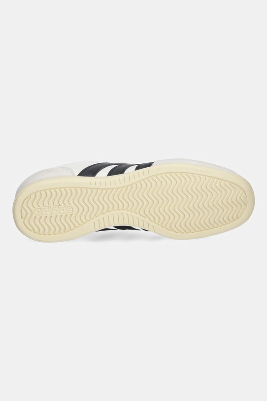 Αθλητικά adidas Barreda KI6726 λευκό