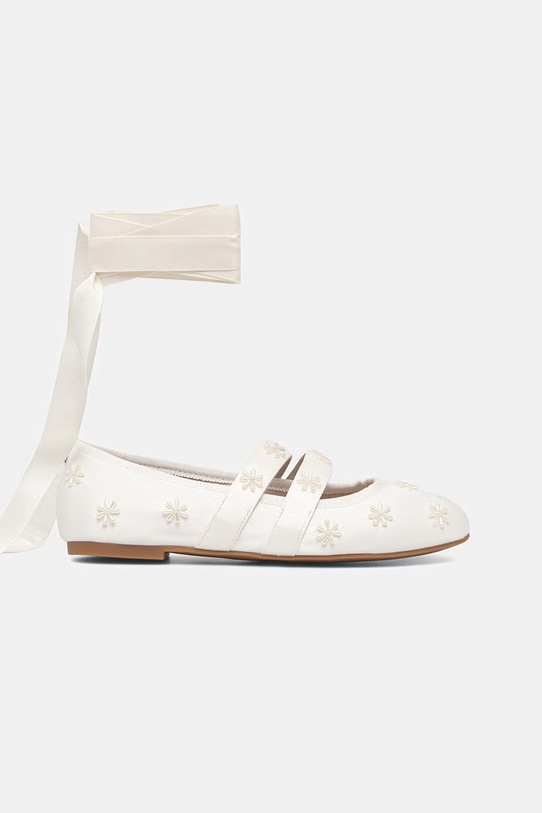 Buffalo baleríny Dahlia Flower Pearl 1620070 béžová SS26