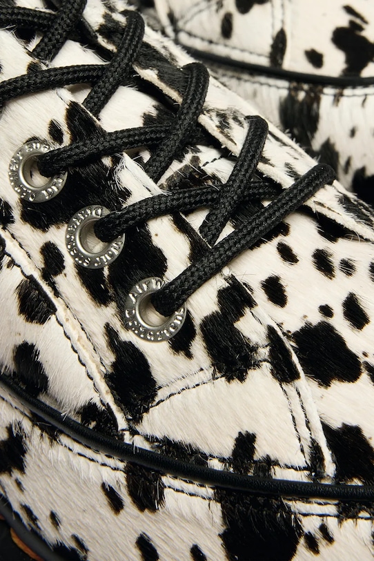 Dr. Martens dámske kožené poltopánky Buzz 5i 5 Eye Dalmatian DM42846100 biela