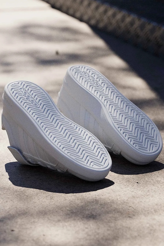 Παιδικά sneakers adidas GRAND COURT 3.0 HP3532