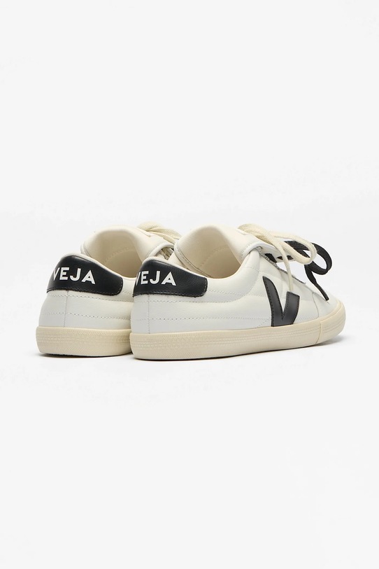 Obuwie Veja x Magliano sneakersy damskie MG0221673B biały