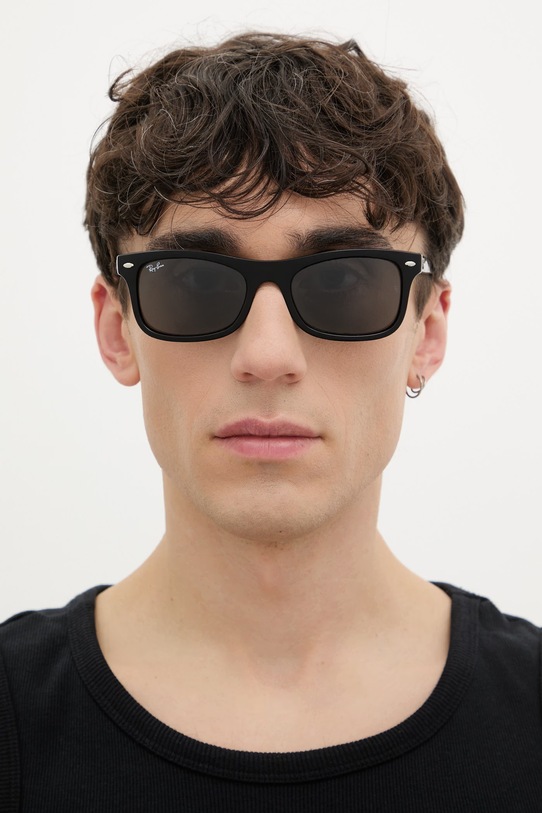 Ray-Ban okulary przeciwsłoneczne 0RB2226