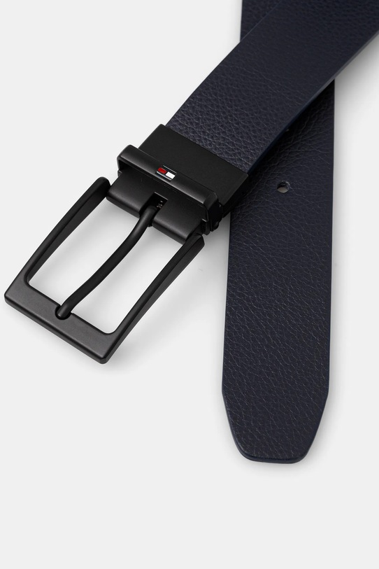 Usnjen pas Tommy Hilfiger AM0AM13957 mornarsko modra SS26