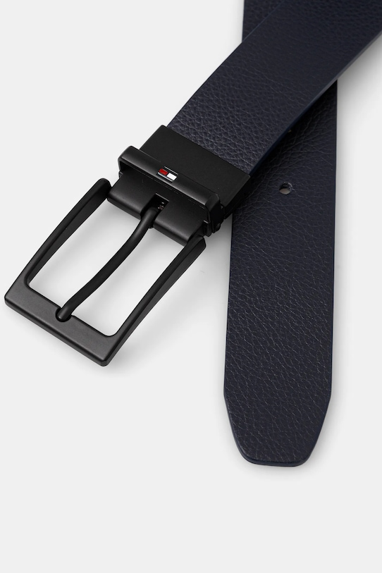 Usnjen pas Tommy Hilfiger AM0AM13957 mornarsko modra SS26