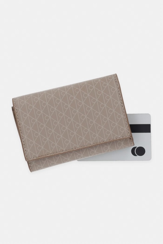 Calvin Klein портфейл RFID дамски бежов LV04F1118G