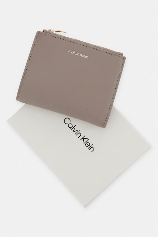 Calvin Klein Peněženka dámská z imitace kůže LV04F1135G béžová